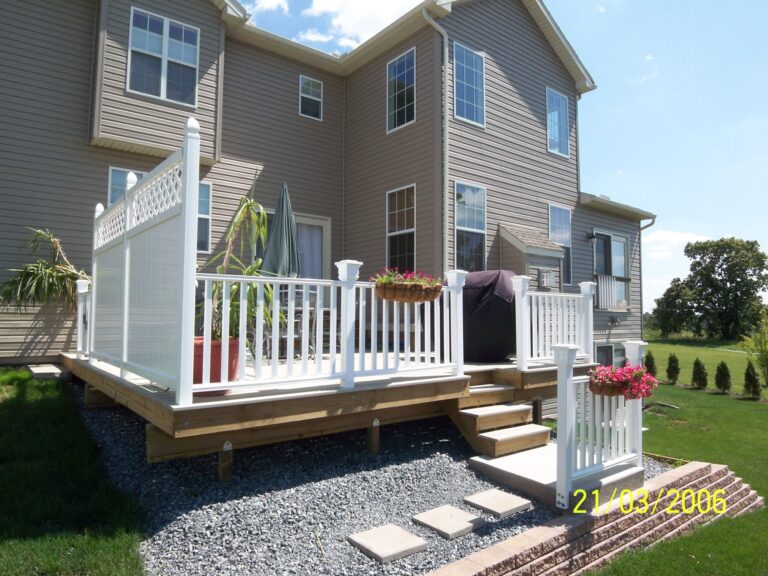 deck w accessory stairs and landing